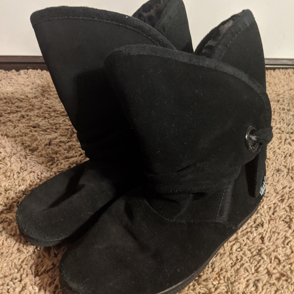 DVS Fur-lined Ankle Boots Black with Tie